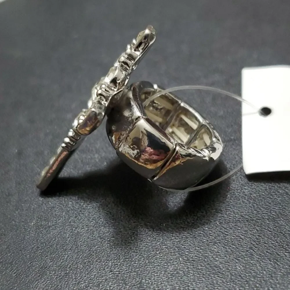 Unbranded pretty silver